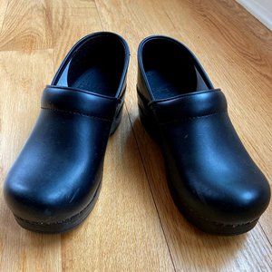 Dankso Professional Clogs Matte Black